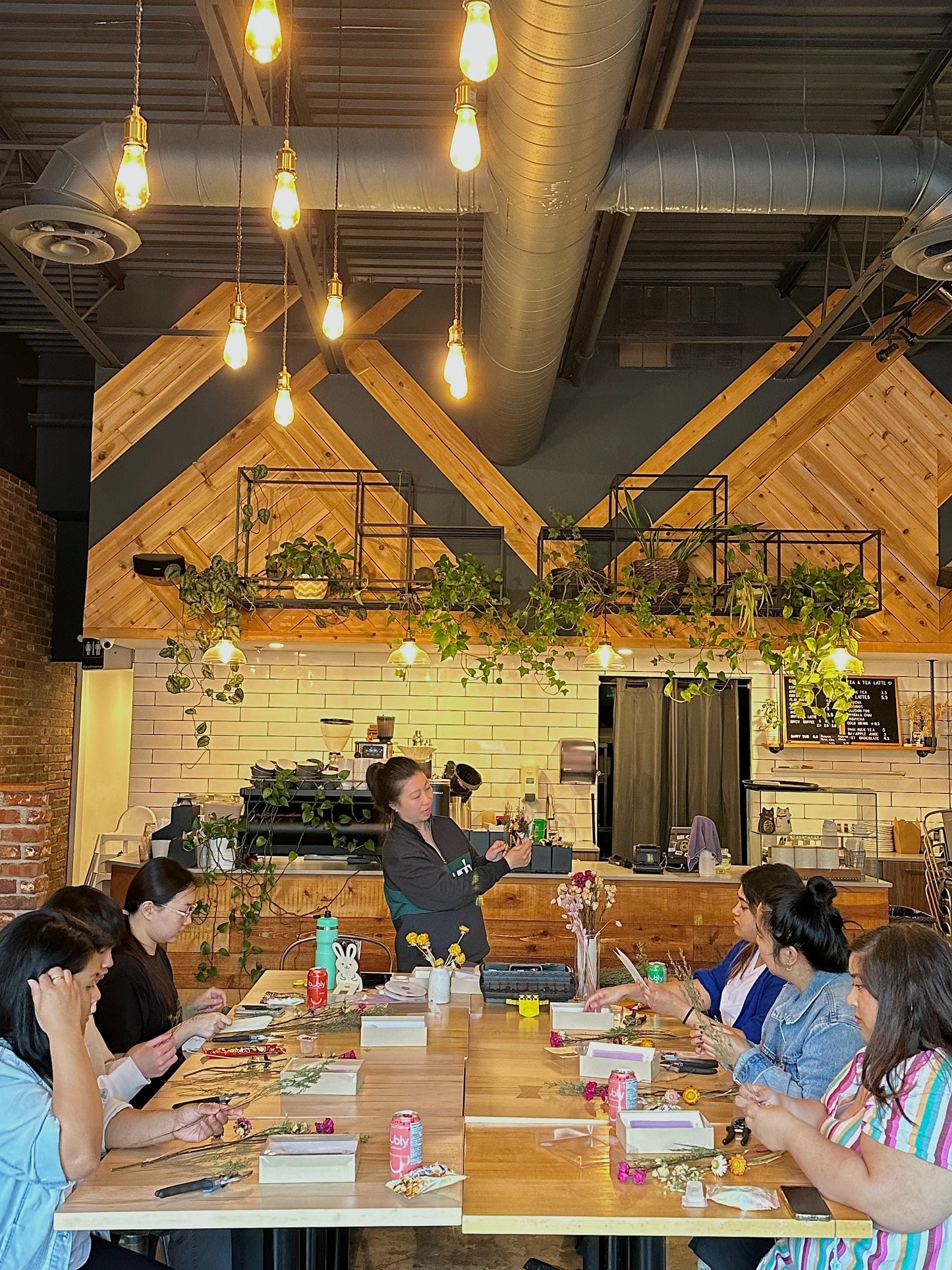 Dried Flower Card Making Workshop - Mother's Day Edition - 1 hr