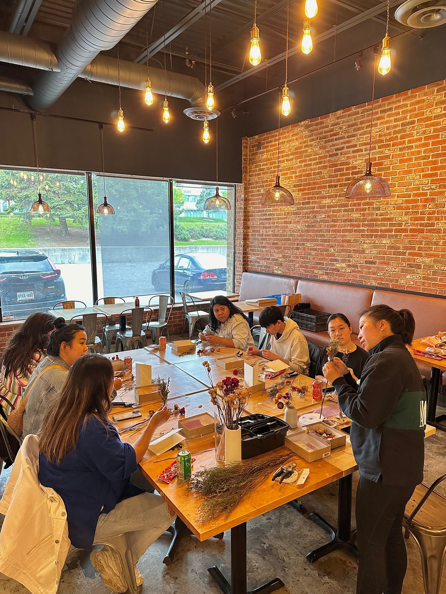 Dried Flower Card Making Workshop - Mother's Day Edition - 1 hr